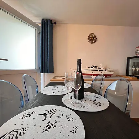 Helene Rose Apartment *