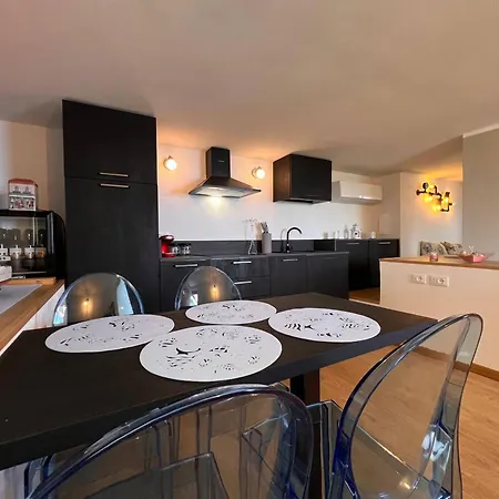 Helene Rose Apartment