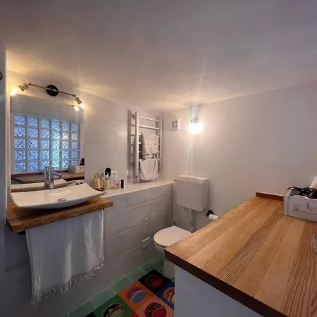 Helene Rose Apartment *